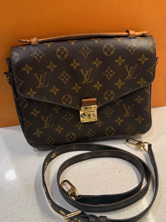 Louis Vuitton Handbags - Louis Vuitton Brown Monogram Canvas Pochette Metis-Style Crossbody